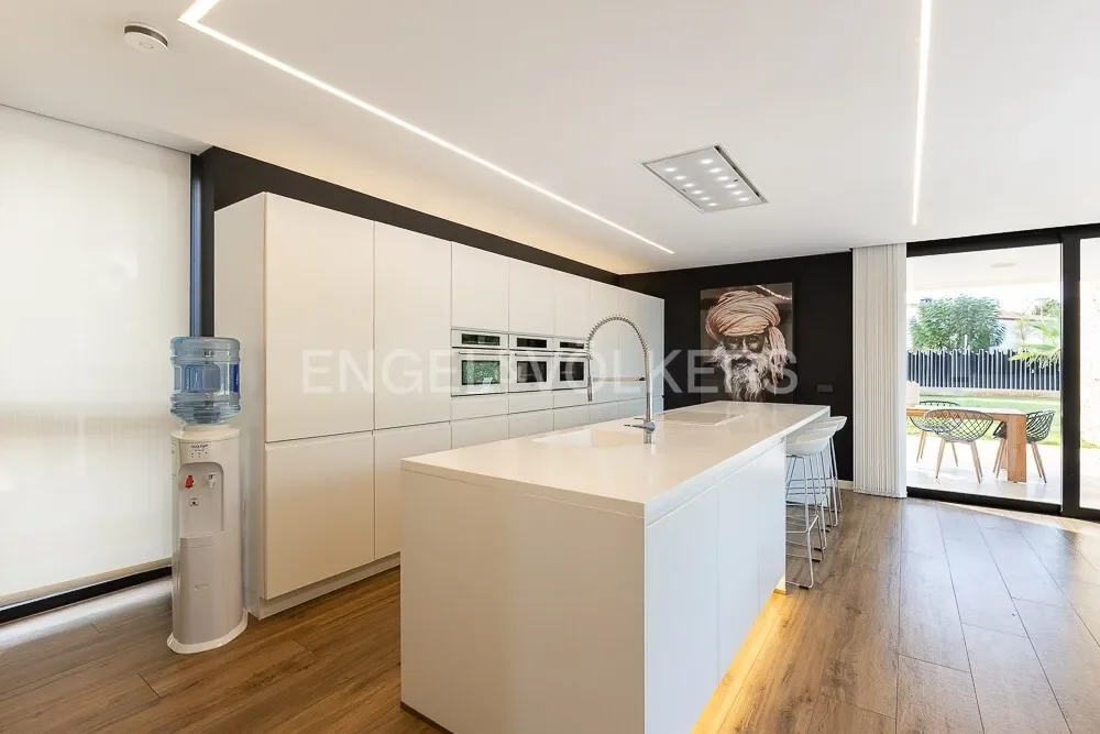 Gallery photo 2