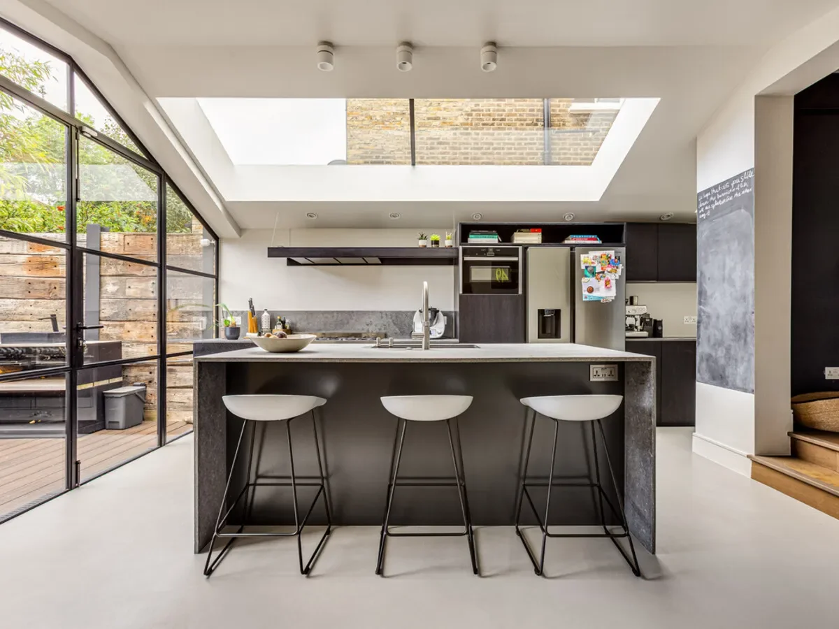 Henning Street, London, SW11, London, England, United Kingdom. - Photo 5