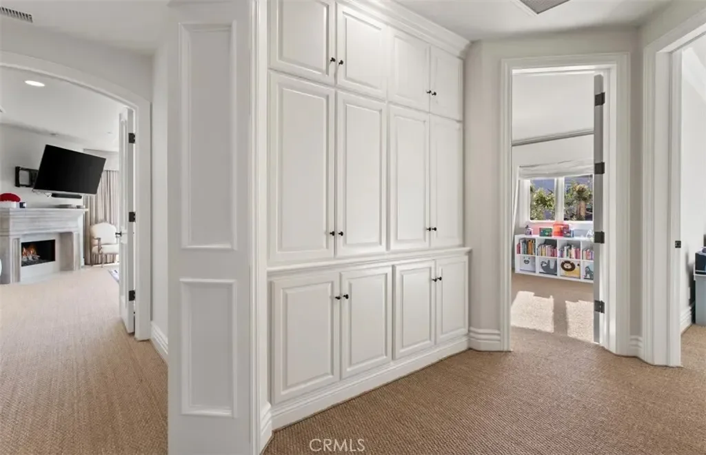 6 Windemere Court, Newport Beach, California, United States. - Photo 17