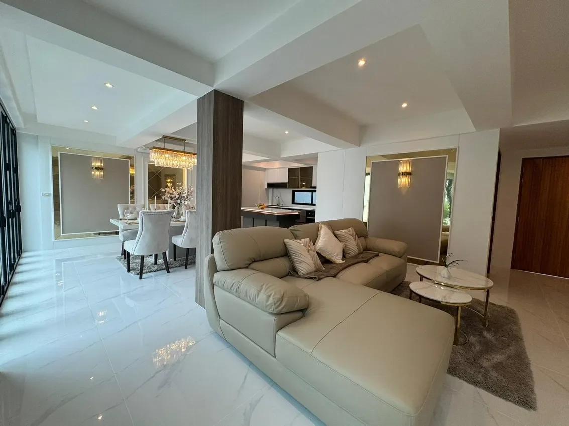 Fully Furnished 3-Bedroom Private Pool Villa in Rawai - Just 5 Minutes to Nai Harn Beach