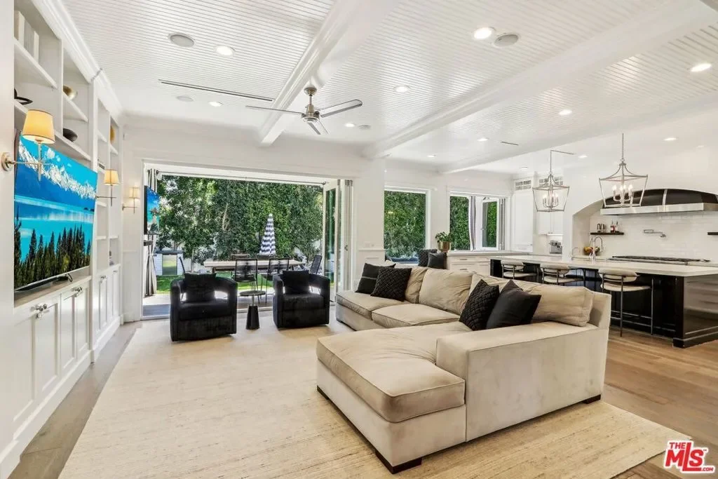14000 Morrison Street, Los Angeles, California, United States. - Photo 9