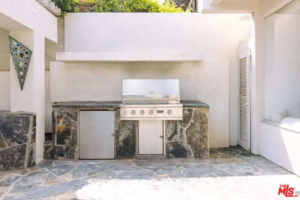 23614 Malibu Colony Road, Malibu, California, United States. - Photo 2