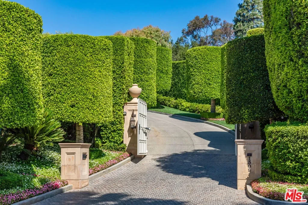 1309 Davies Drive, Beverly Hills, California, United States. - Photo 32