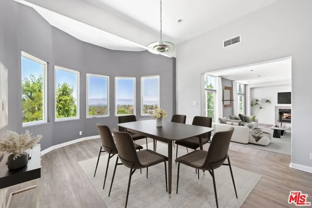 22449 Cass Avenue, Los Angeles, California, United States. - Photo 16