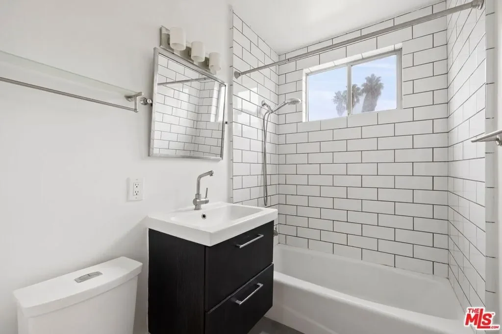 200 N Rampart Boulevard, Los Angeles, California, United States. - Photo 12