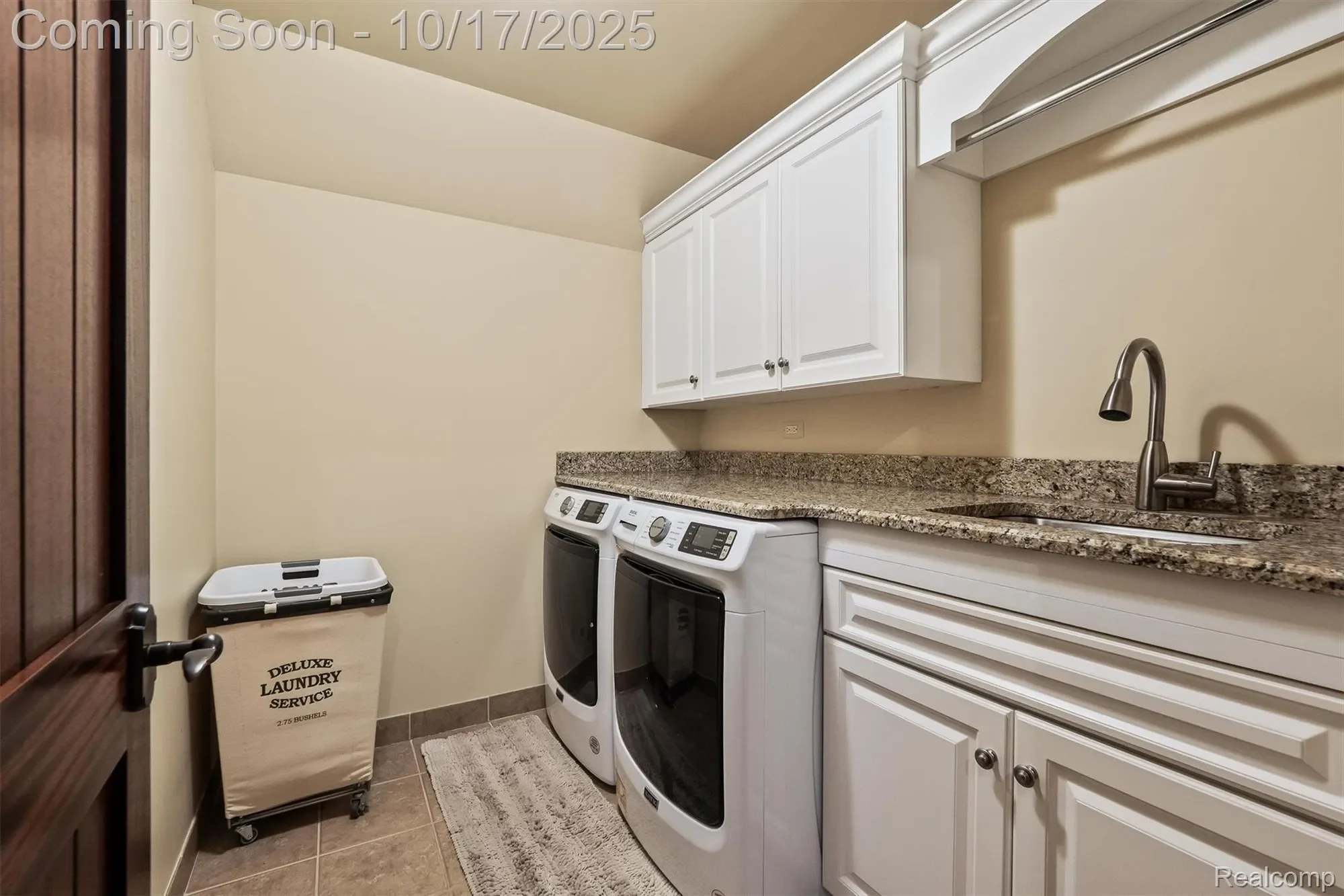 25325 Devon Lane, Franklin Village, MI 48025, Beverly Hills, Michigan, United States. - Photo 38