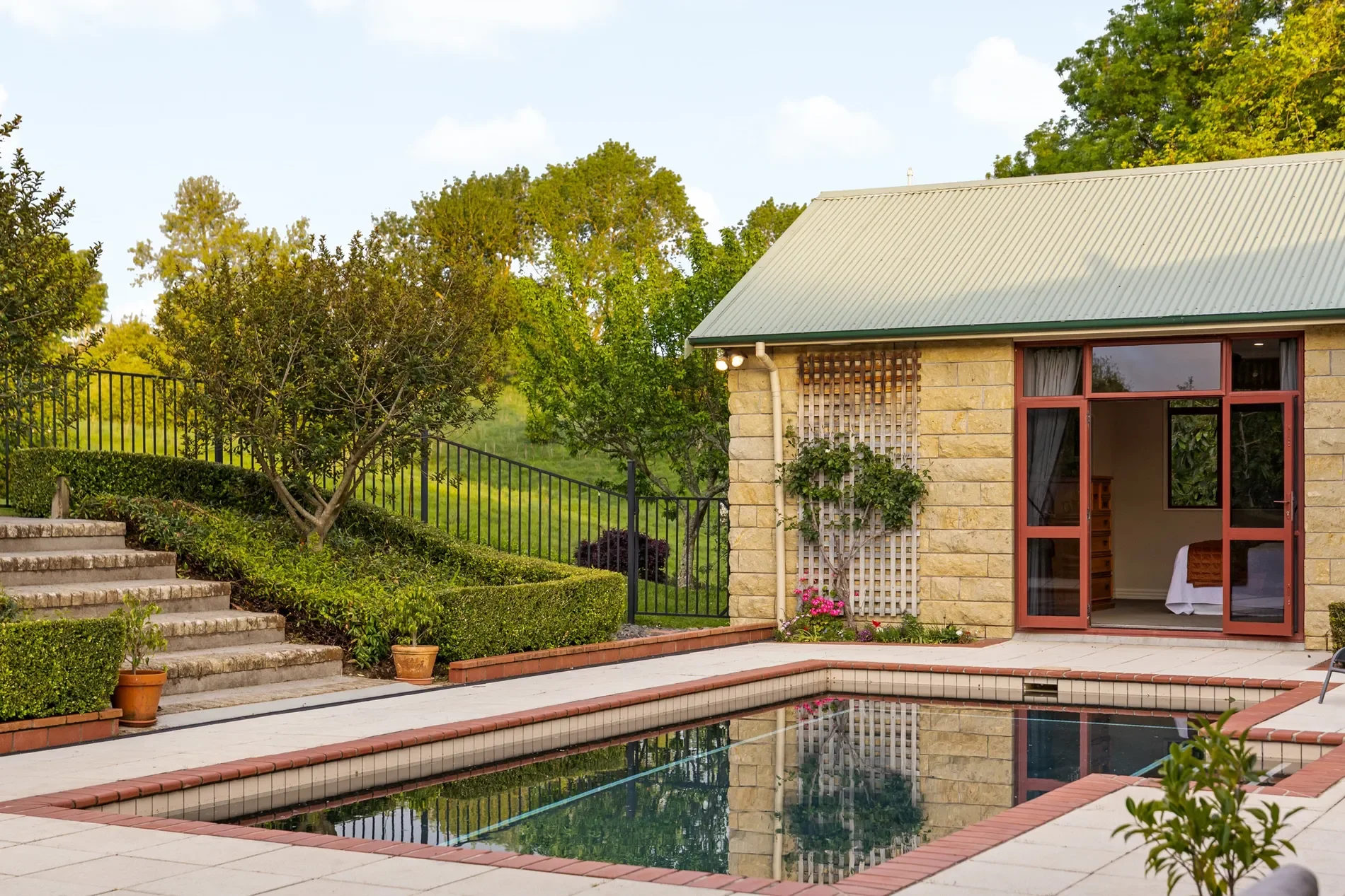 Exterior photo 10