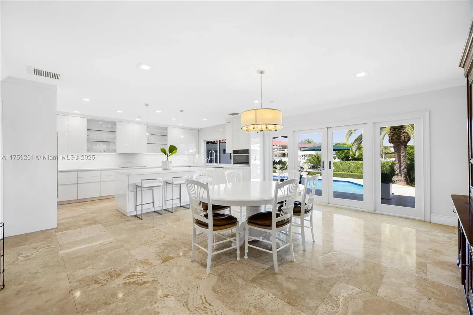 1117 Bella Vista Ave, Coral Gables, Florida, United States. - Photo 2