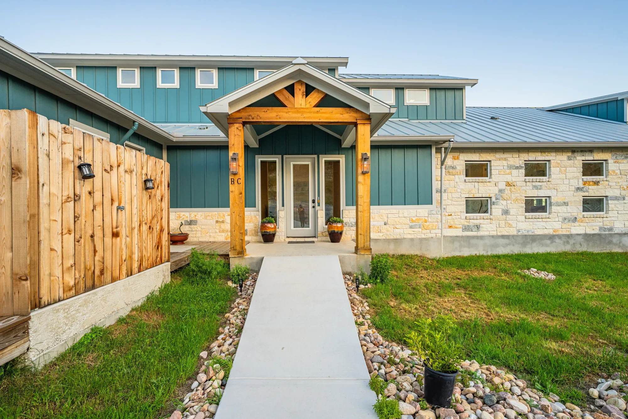 554 Seven Falls Drive , Fredericksburg, TX 78624, Fredericksburg, Texas, United States. - Photo 38