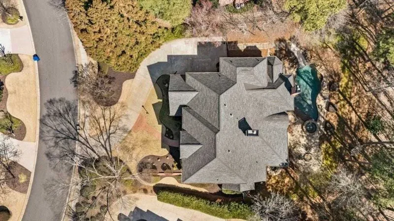 2250 Blackheath Trace, Alpharetta, Georgia, United States. - Photo 51