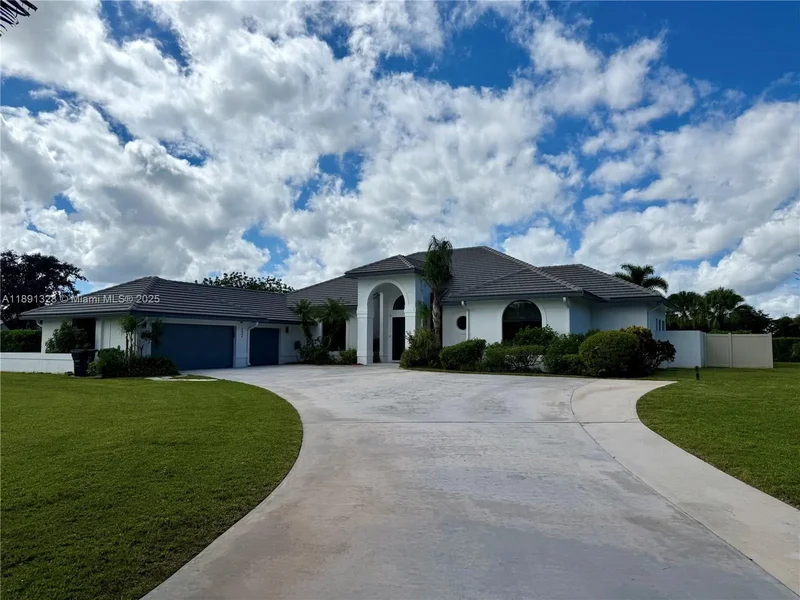 14984 Roan Ct, Wellington, FL 33414, Wellington, Florida, United States. - Photo 9