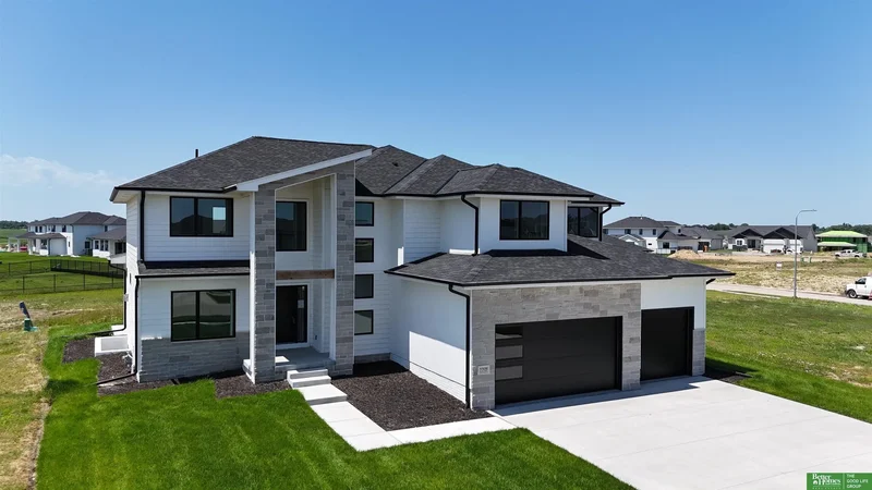 5508 Kestrel Parkway, Elkhorn, NE 68022, Omaha, Nebraska, United States. - Photo 38