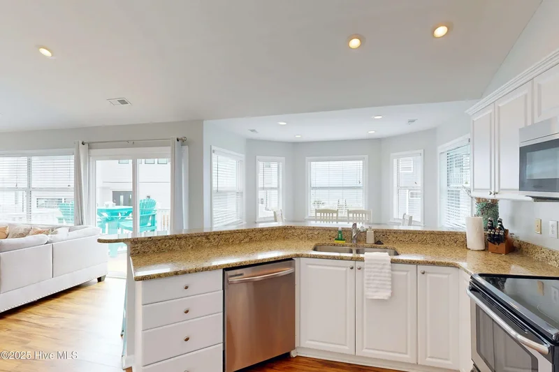 124 N Permuda Wynd Drive, North Topsail Beach, NC 28460, North Topsail Beach, North Carolina, United States. - Photo 22