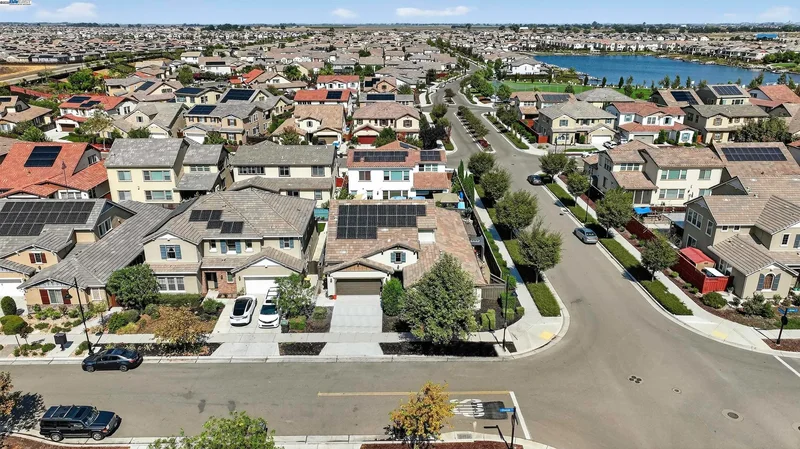 1787 Branson Court, Lathrop, California, United States. - Photo 32