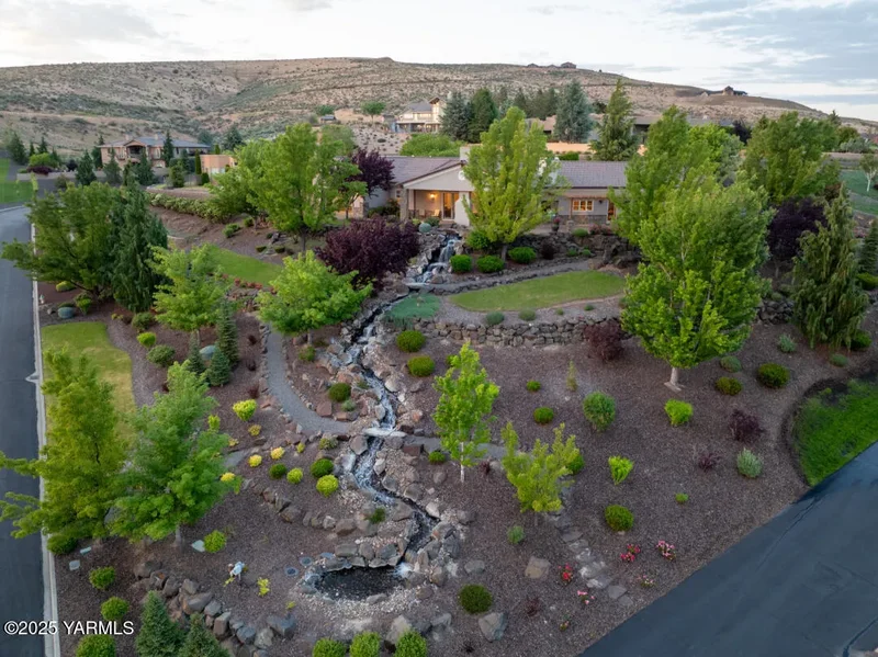 305 Mountain Shadows Pl, Yakima, WA, 98908, USA, Yakima, Washington, United States. - Photo 60