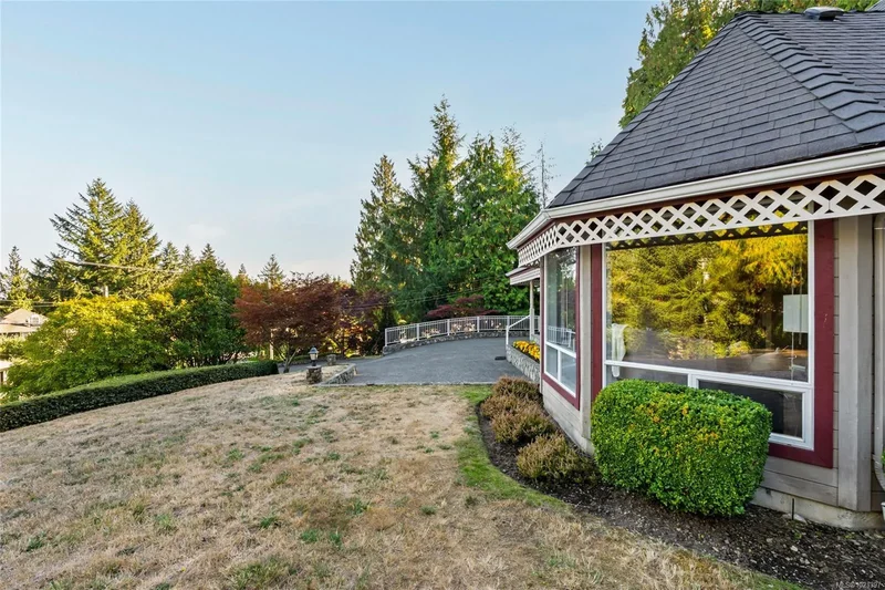 1575 Dean Park Rd, North Saanich, British Columbia, Canada. - Photo 9