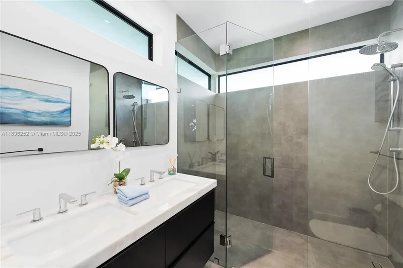 520 NW 41st St, Miami, Florida, United States. - Photo 18