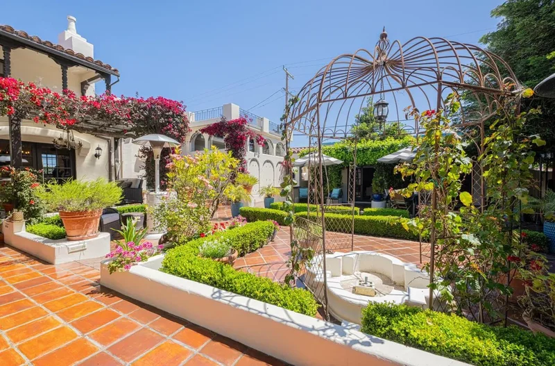 1 Santa Lucia Avenue, Salinas, California, United States. - Photo 51