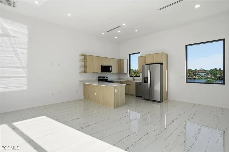 2532 CALOOSA SHORES DR, 33935, Florida, United States. - Photo 31