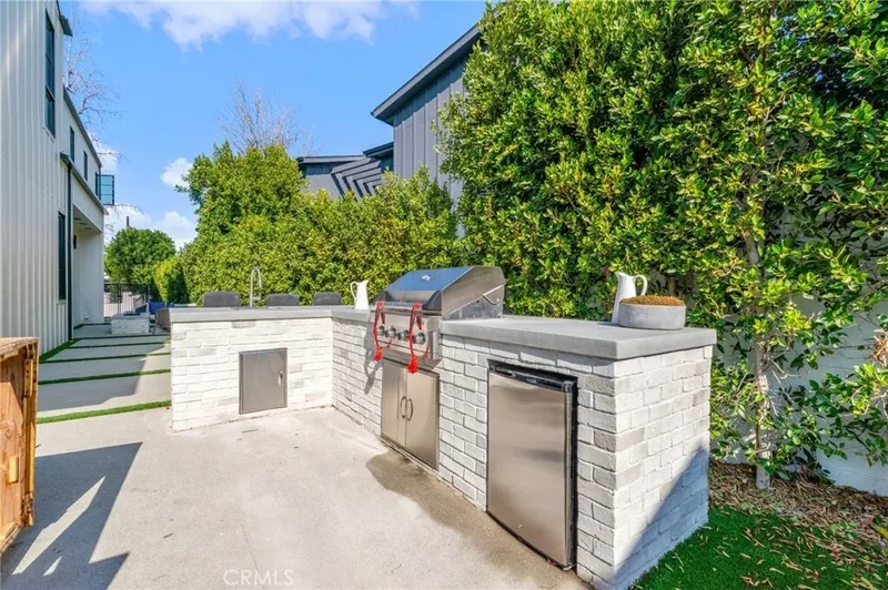16846 Addison Street, Encino, CA 91436, Los Angeles, California, United States. - Photo 18