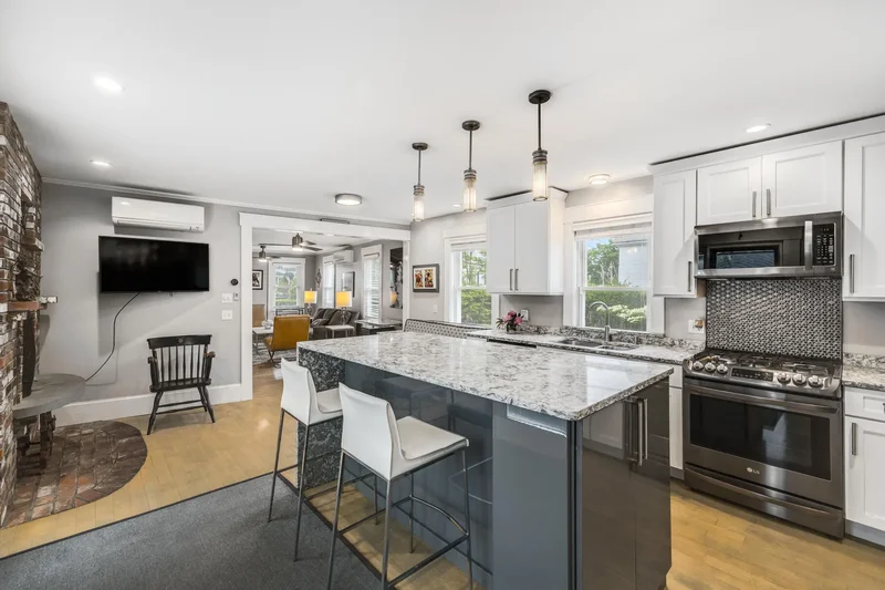 15 Center Street , Provincetown, MA 02657, Provincetown, Massachusetts, United States. - Photo 12