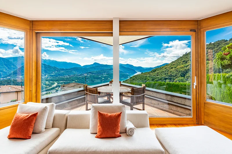 Spacious Triplex Villa With Pool And Breathtaking Views