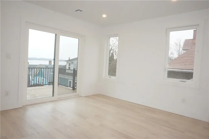 1232 Narragansett Boulevard, Cranston, Rhode Island, United States. - Photo 29