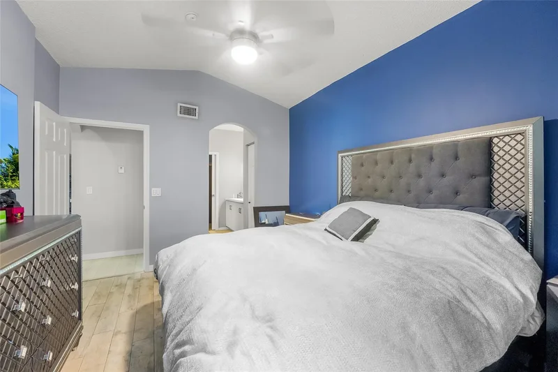 801 NW 130th Ave, Pembroke Pines, Florida, United States. - Photo 11