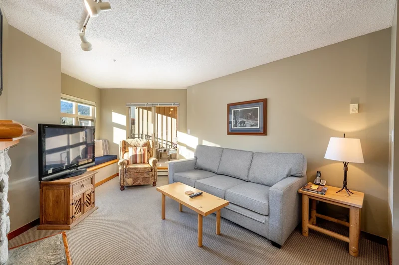 2050 Lake Placid Road 322, Whistler, British Columbia, Canada. - Photo 7