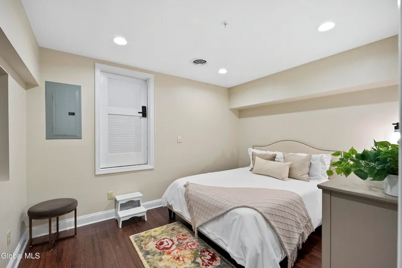 5 Spring Street #APT 404, Saratoga Springs, NY 12866, Saratoga Springs, New York, United States. - Photo 33