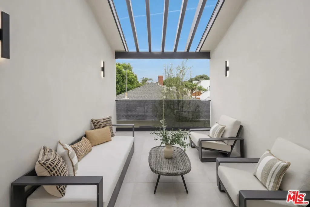 3910 Mclaughlin Avenue, Los Angeles, California, United States. - Photo 8