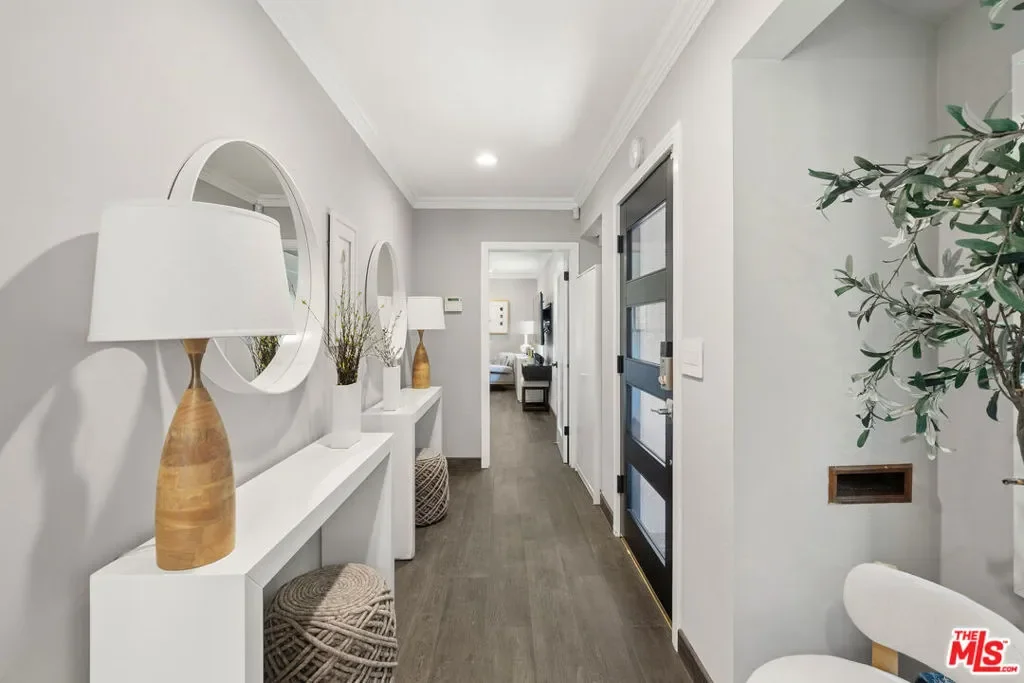 12700 Hortense Street, Los Angeles, California, United States. - Photo 8