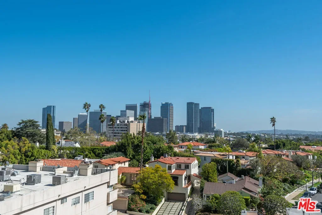 10490 Wilshire Boulevard 604, Los Angeles, California, United States. - Photo 38