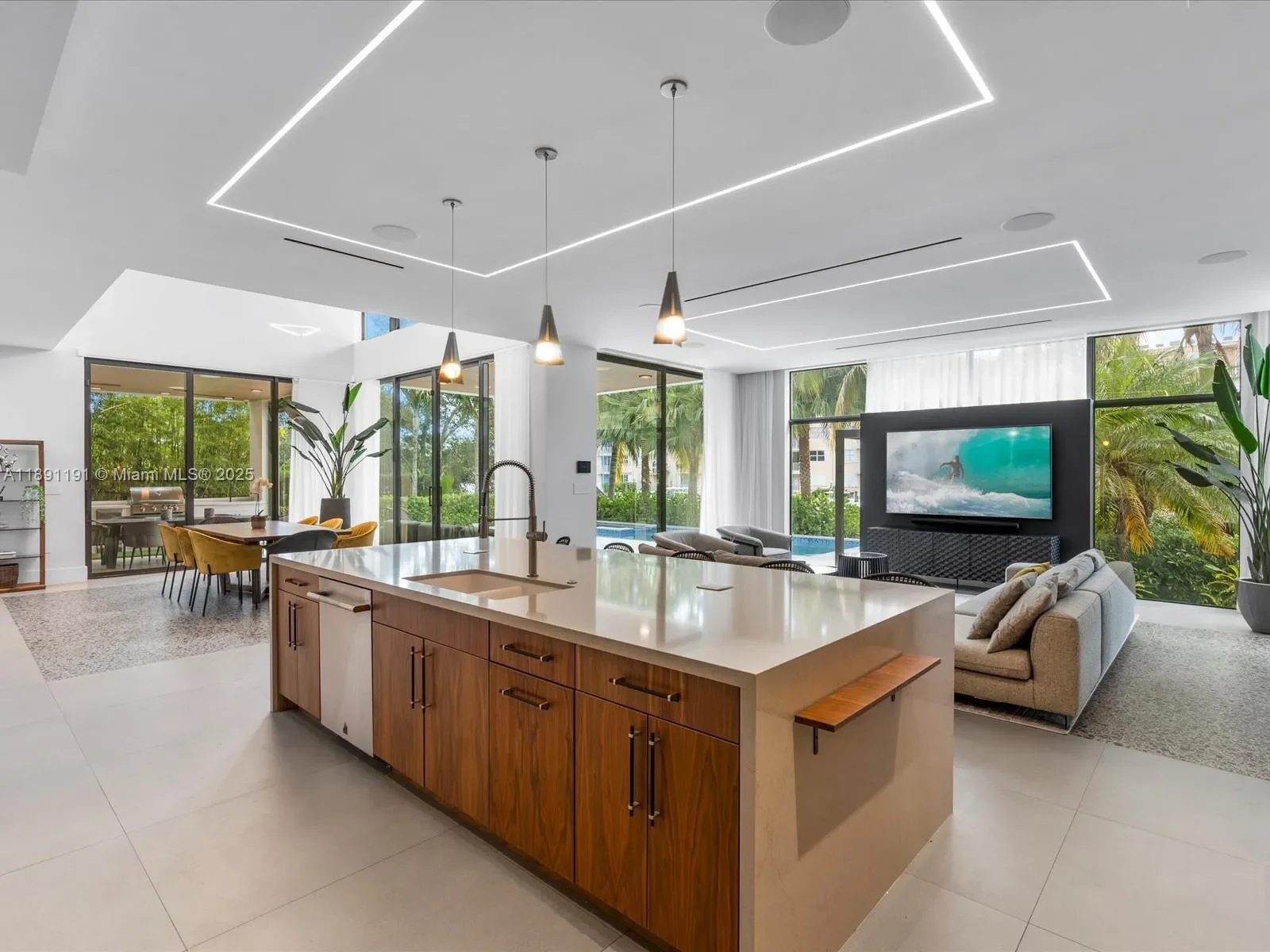 1736 SE 14th St, Fort Lauderdale, Florida, United States. - Photo 11