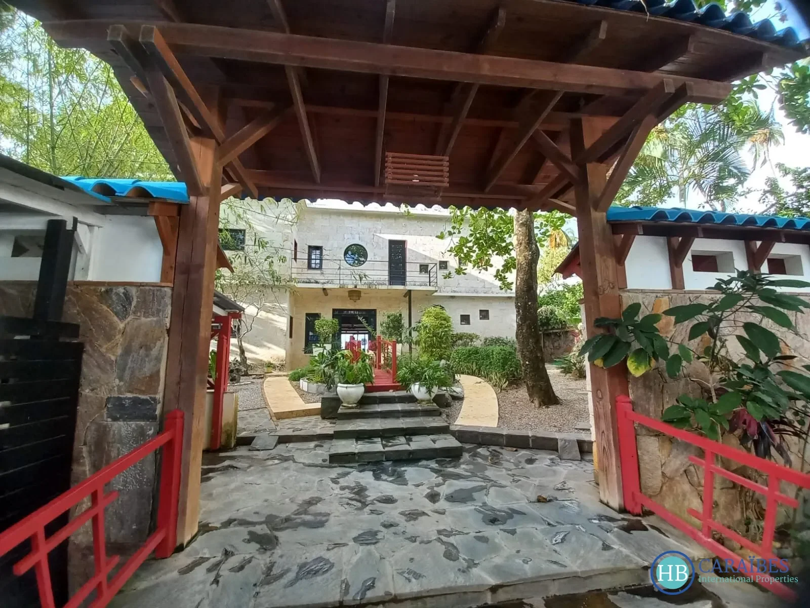 Exterior photo 10