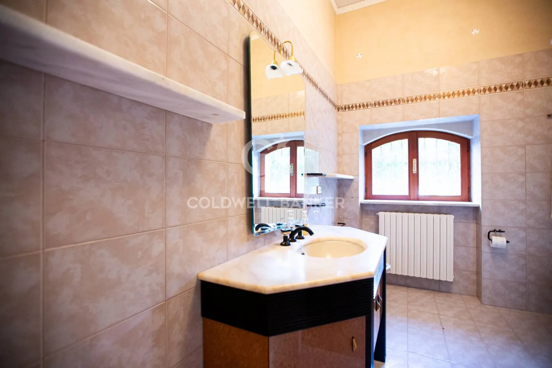 via IV novembre 22, Campobasso, Molise, Italy. - Photo 44