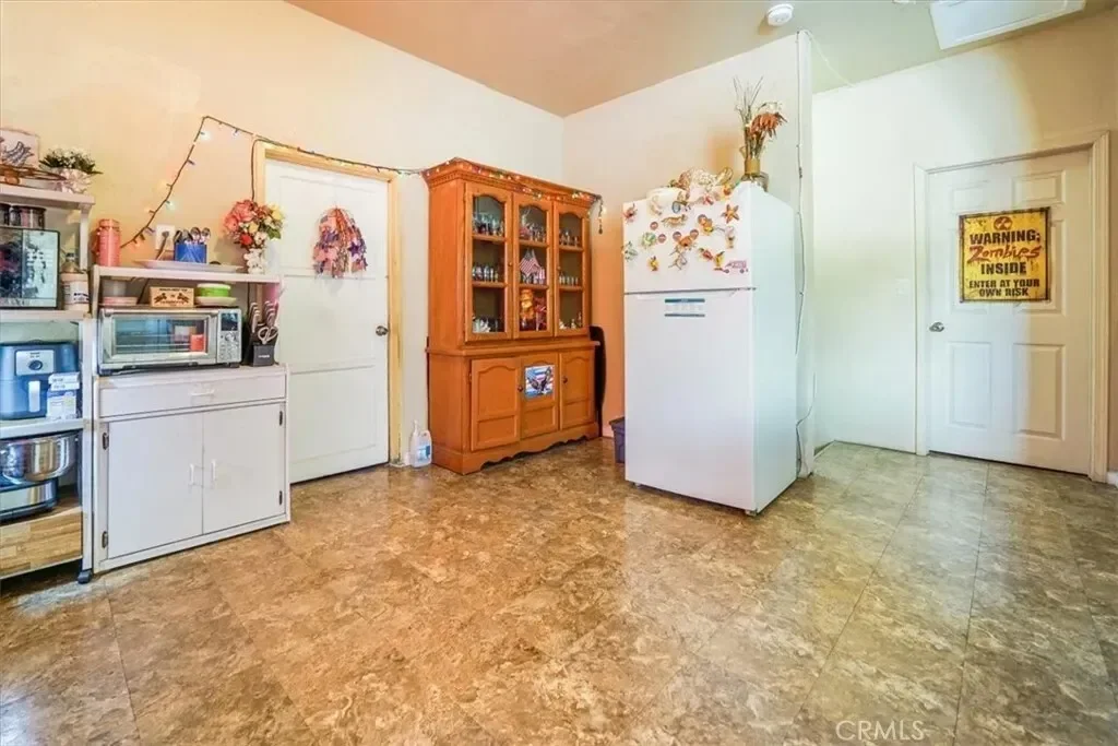 2122 Thomas Street, Los Angeles, California, United States. - Photo 23