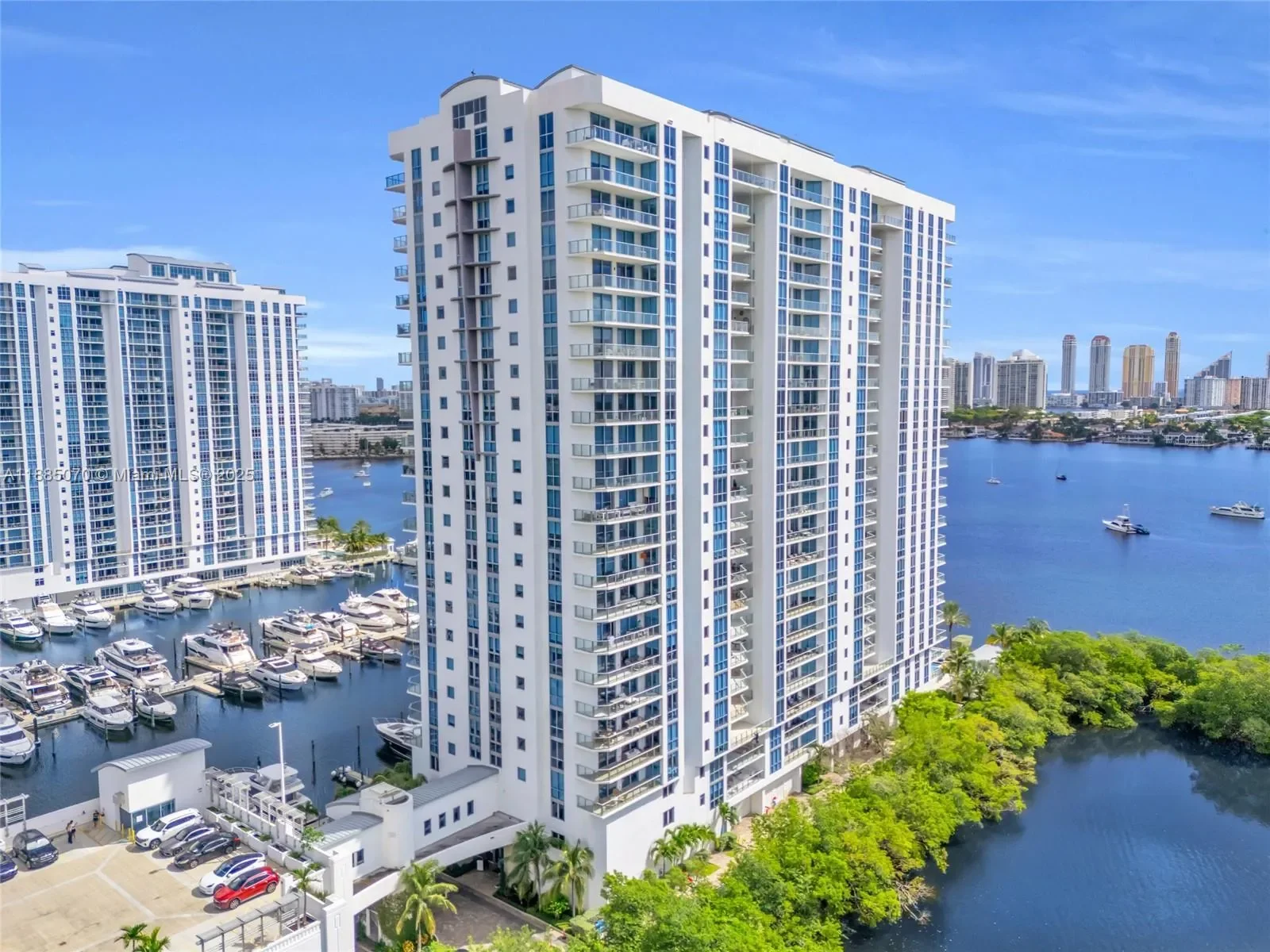 17111 Biscayne Blvd 602, North Miami Beach, Florida, United States. - Photo 31