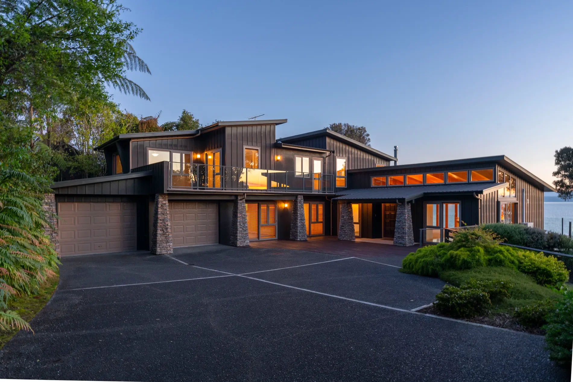 Exterior photo 3