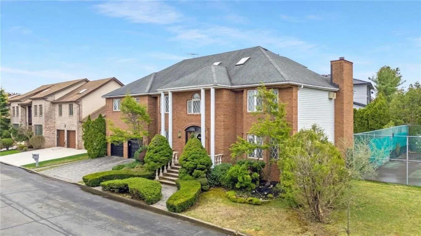 16 Nicolosi, New York, New York, United States. - Photo 20