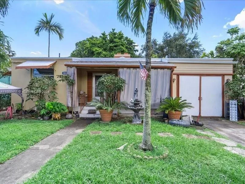 1810 NW 16th Ter - Miami, Florida