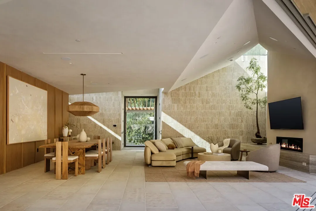 1600 Rising Glen Rd, Los Angeles, California, United States. - Photo 12