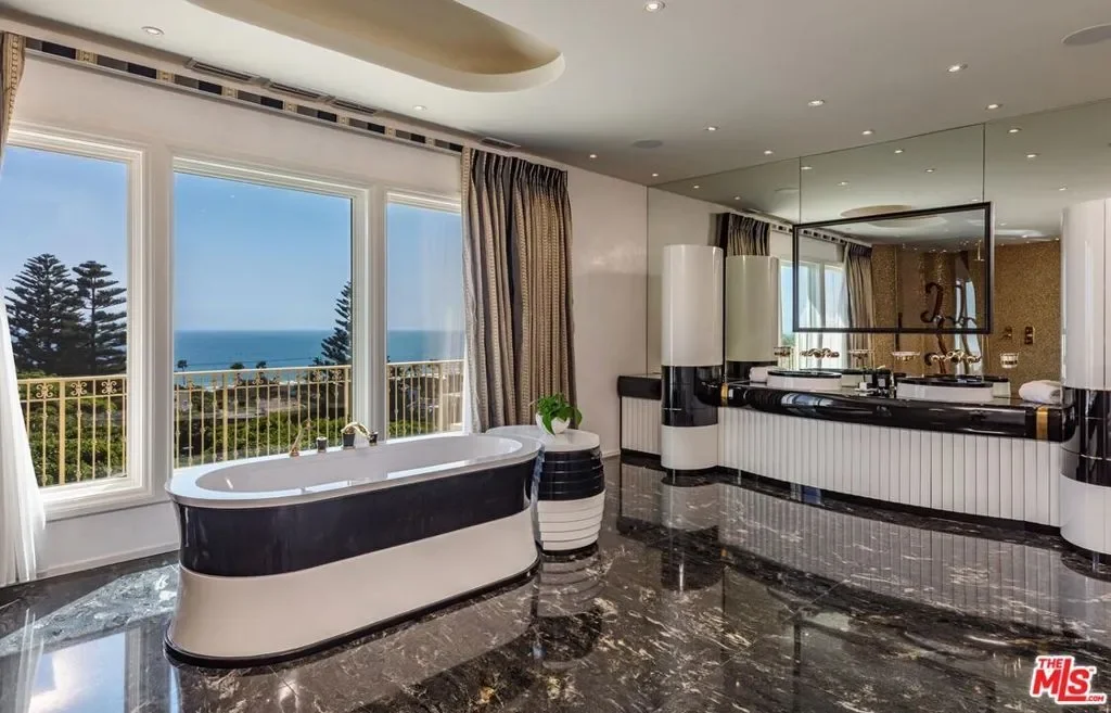 6051 Philip Avenue, Malibu, California, United States. - Photo 15