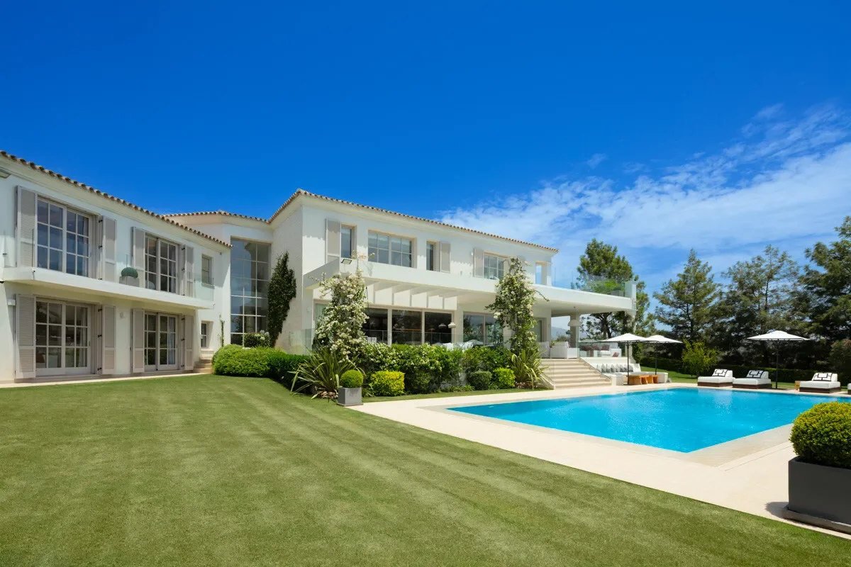 Exterior photo 7
