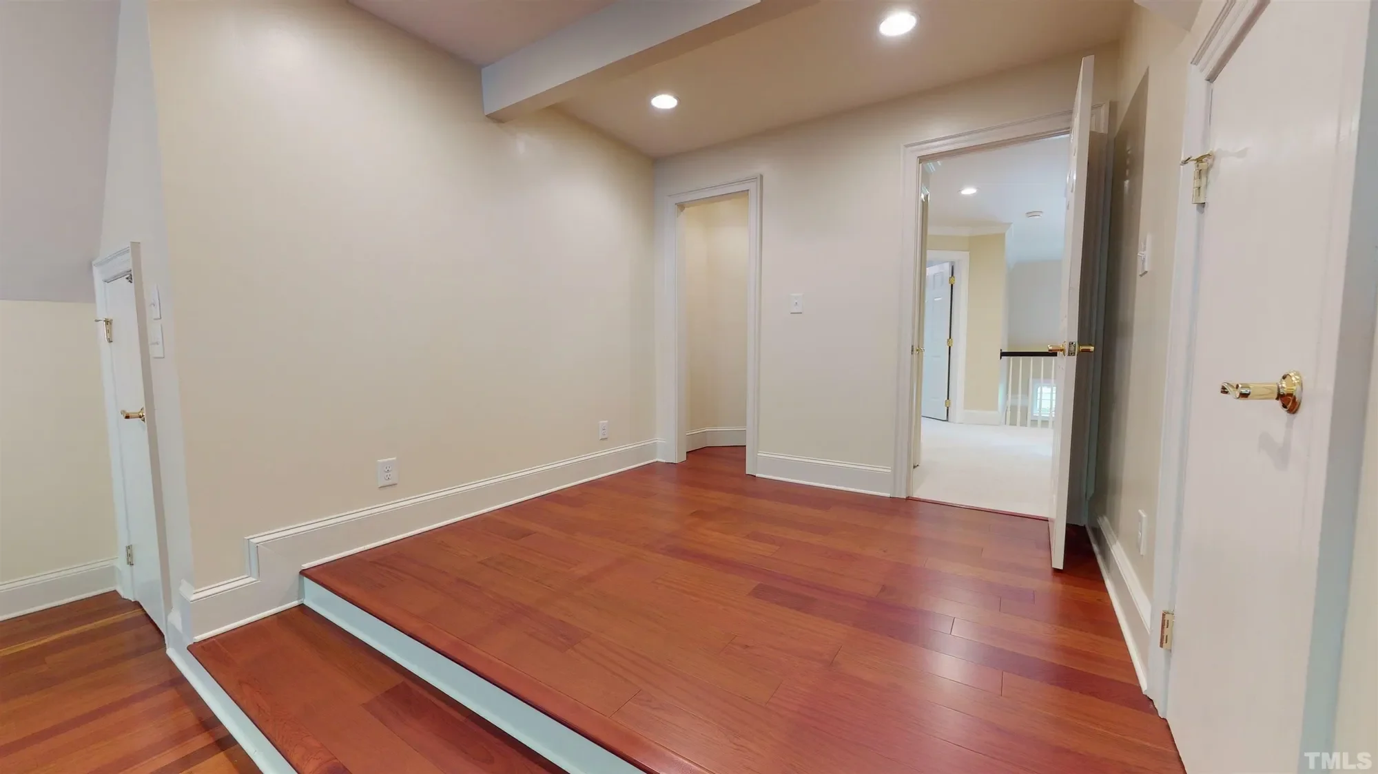 Gallery photo 3