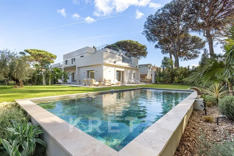 ST TROPEZ, Saint-Tropez, Provence-Alpes-Côte d'Azur, France. - Photo 15