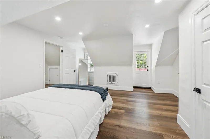 5509 Hampton Blvd, Norfolk, VA 23508, Norfolk, Virginia, United States. - Photo 28