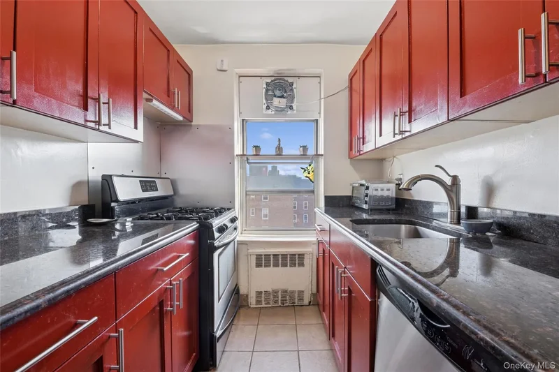 67-12 Yellowstone Boulevard, New York, New York, United States. - Photo 3