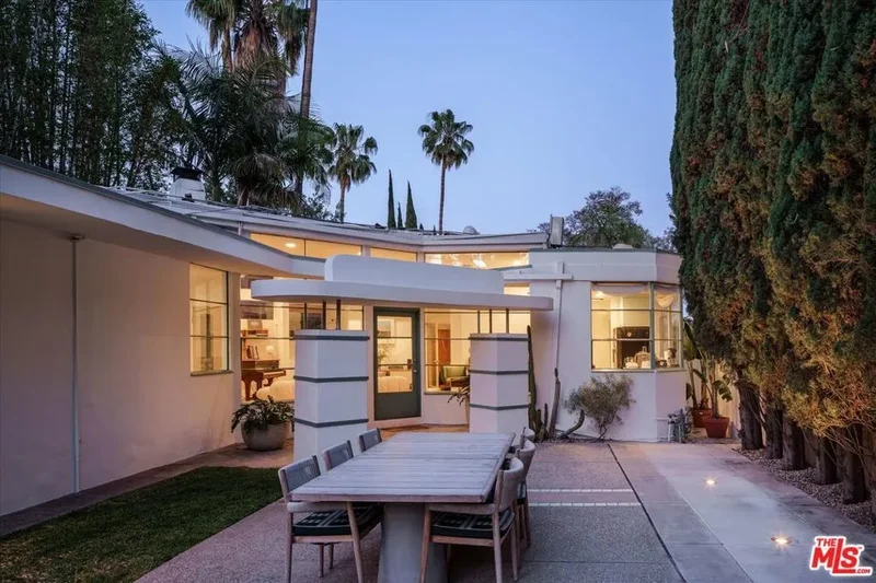 947 N Martel Avenue, Los Angeles, California, United States. - Photo 32