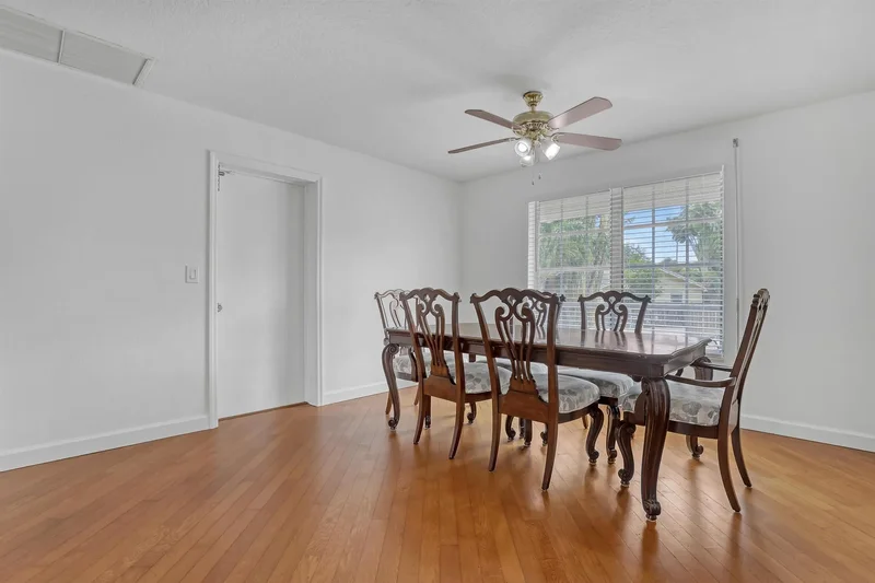852 Palo Verde Court, Haverhill, FL 33415, West Palm Beach, Florida, United States. - Photo 15